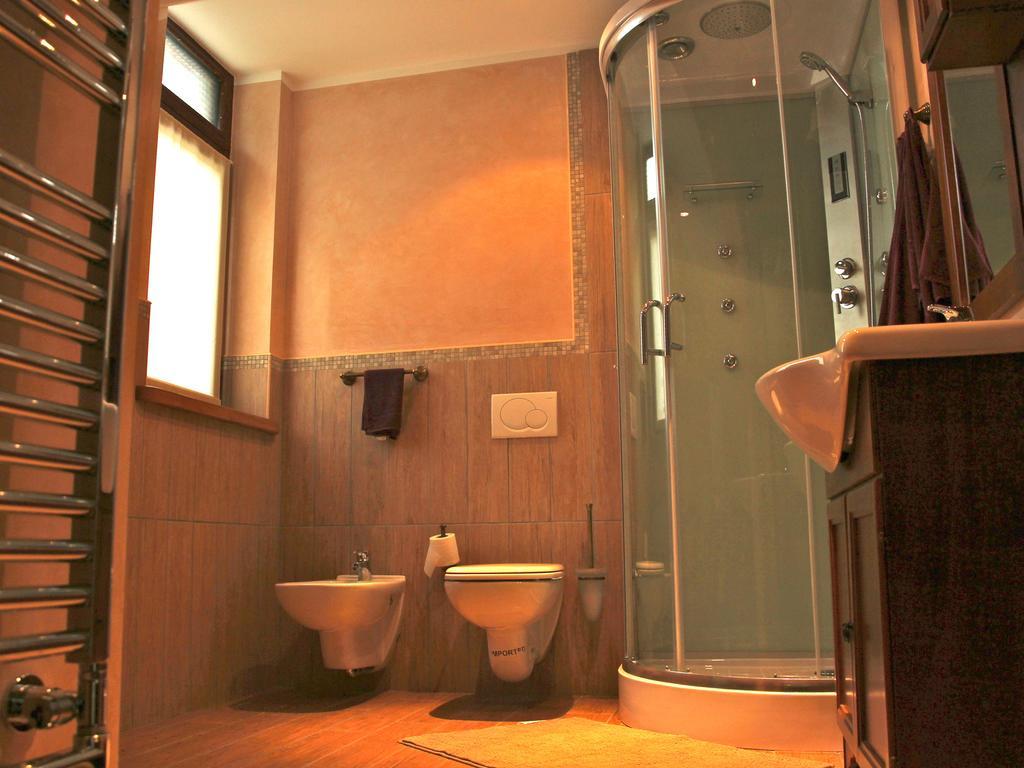 Agriturismo Il Sorriso Dei Figli Argegno Ruang foto