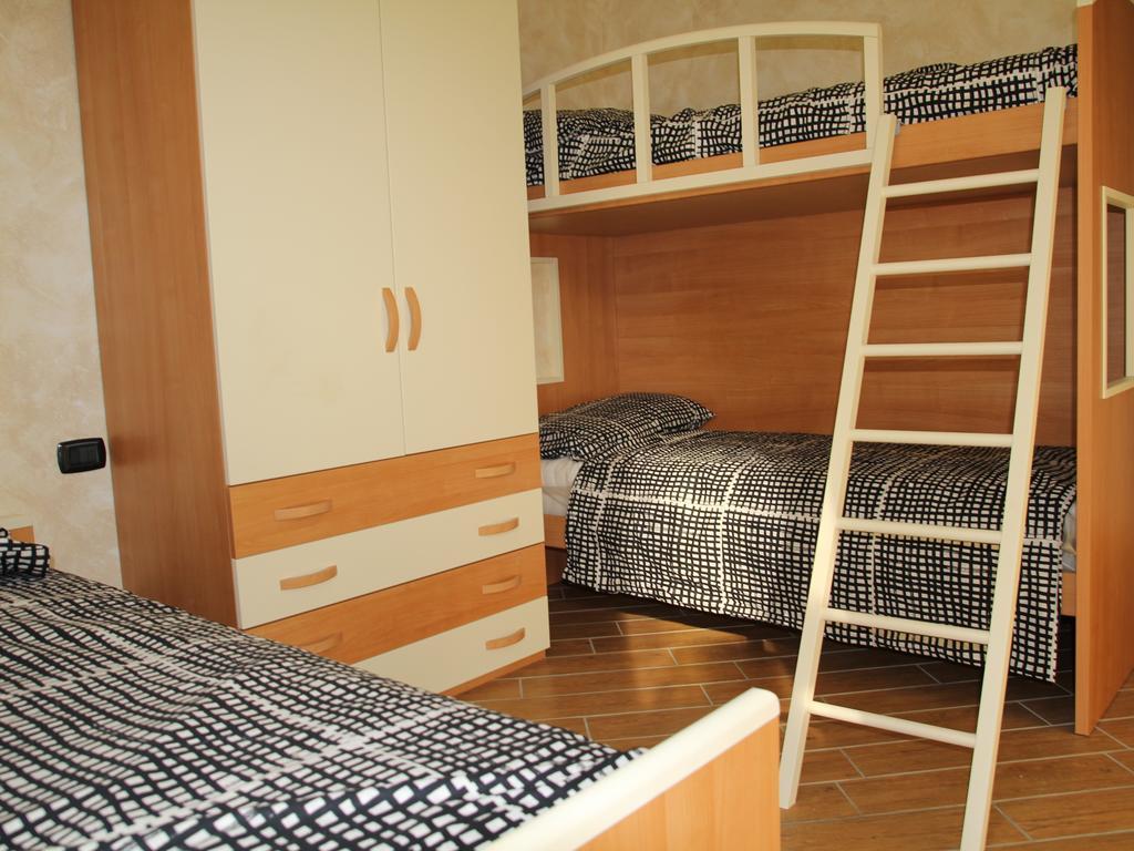 Agriturismo Il Sorriso Dei Figli Argegno Ruang foto